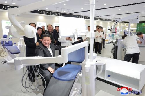 金正恩視察三家重要工廠企業，強調企業管理與戰略發展